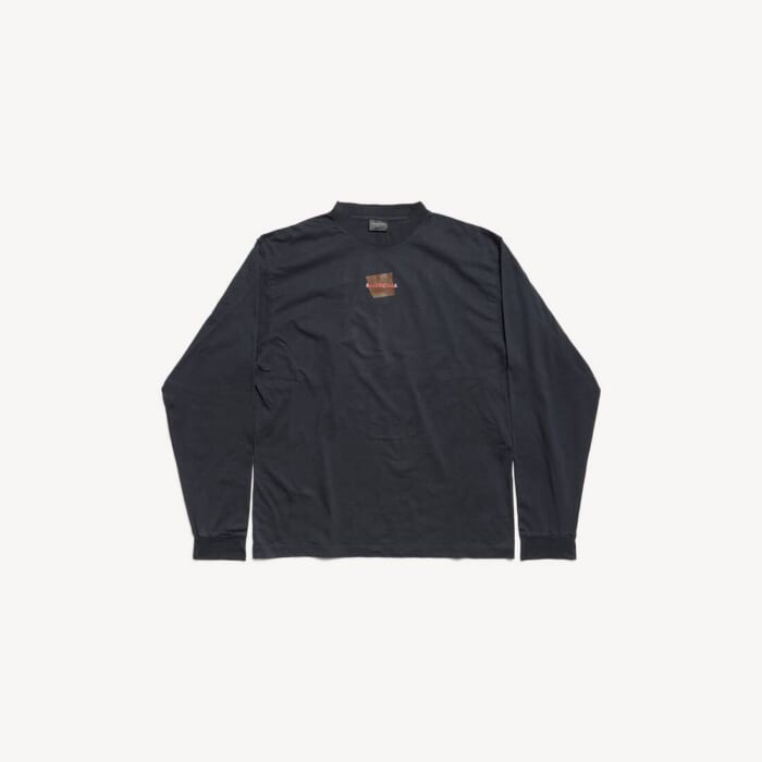 Taped Balenciaga Back ロングスリーブ Tシャツ ミディアムフィット で フェードブラック/ホワイト/レッド